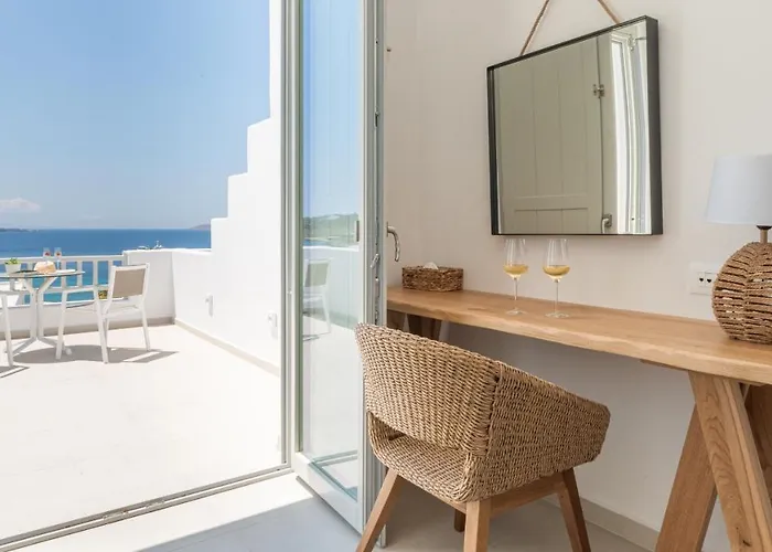 مانولاس بيتش ميكونوس