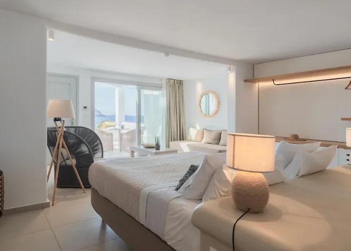 مانولاس بيتش ميكونوس 4*