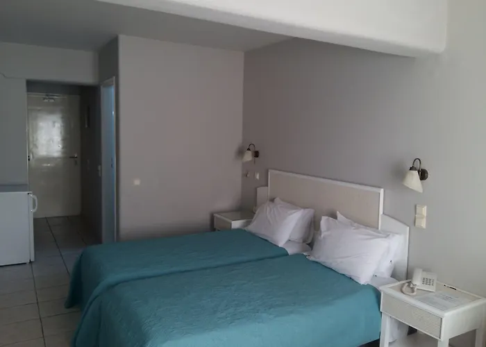 مانولاس بيتش ميكونوس Agios Ioannis Diakoftis