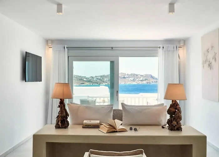 مانولاس بيتش ميكونوس