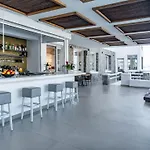 فندق مانولاس بيتش ميكونوس 4*