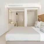 مانولاس بيتش ميكونوس 4*